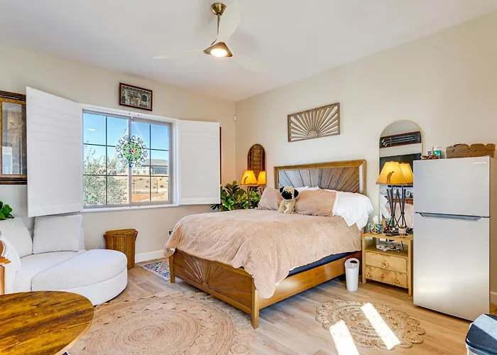 Hike & Golf: Couple's Retreat W/ Mtn Views!