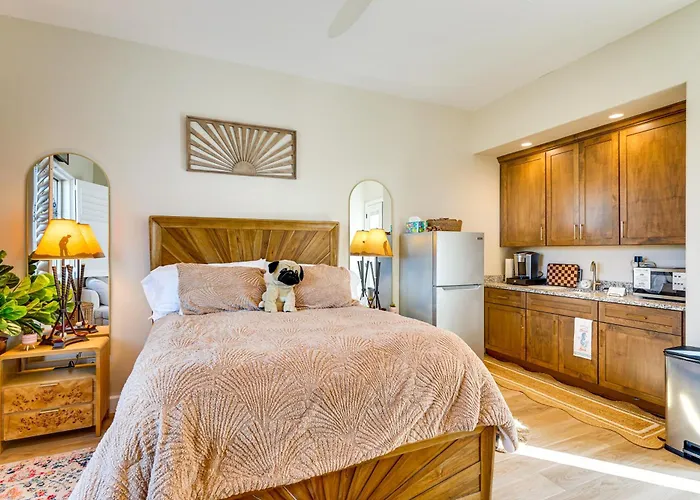 Hike & Golf: Couple's Retreat W/ Mtn Views! Tucson