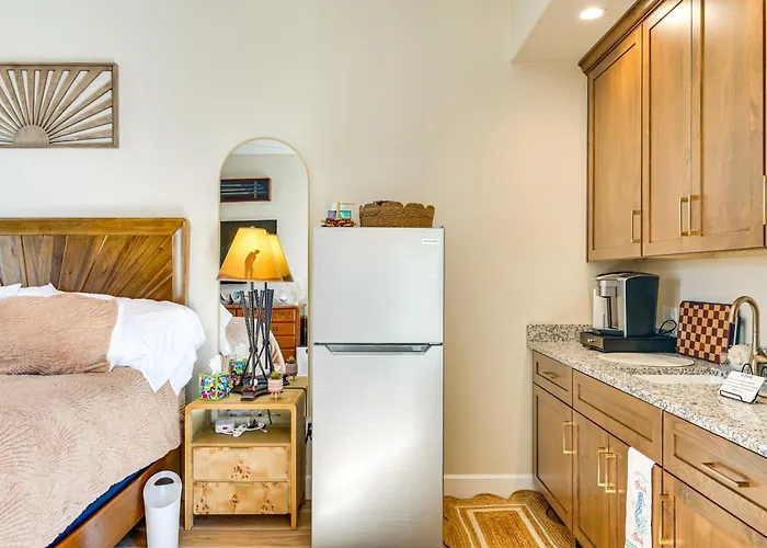 Hike & Golf: Couple's Retreat W/ Mtn Views! *