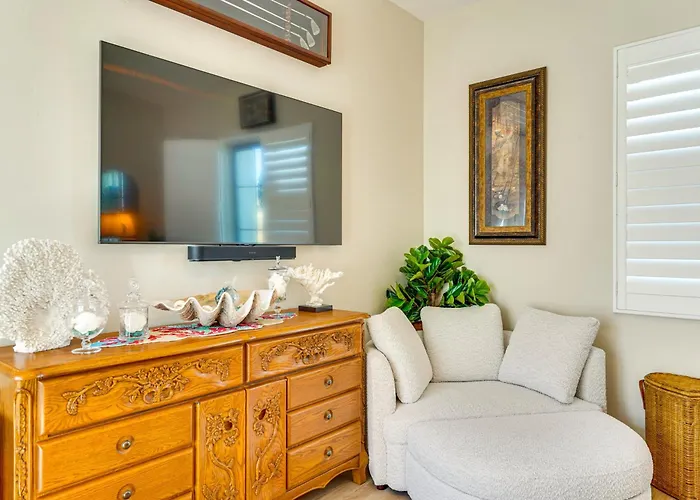 Apartment Hike & Golf: Couple's Retreat W/ Mtn Views!