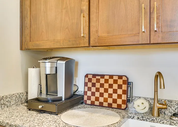 Hike & Golf: Couple's Retreat W/ Mtn Views! Apartament Tucson