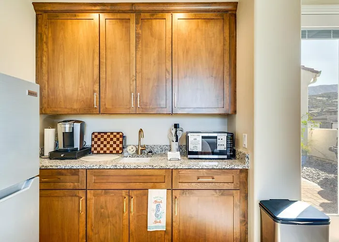 Apartment Hike & Golf: Couple's Retreat W/ Mtn Views! *